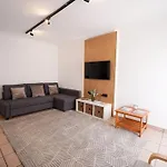 Apartment Casa Do Mike - Cozy 1 Bedroom Steps From The *