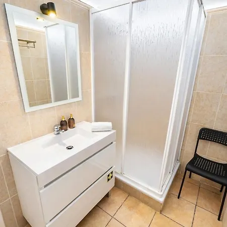 Casa Do Mike - Cozy 1 Bedroom Steps From The Apartmán *